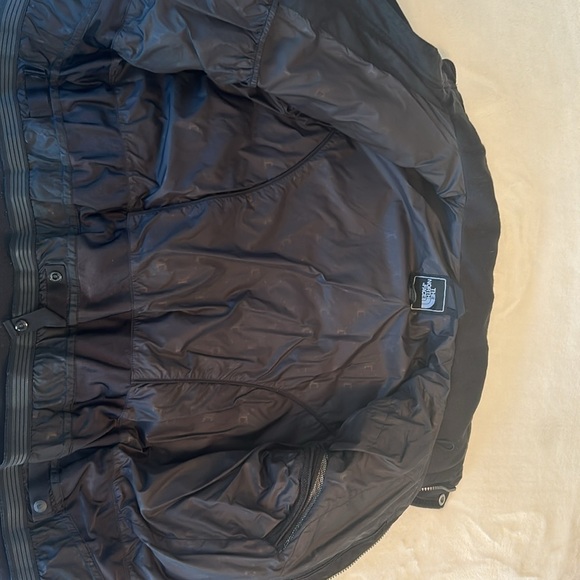 Women’s North Face Bomber - Picture 4 of 6
